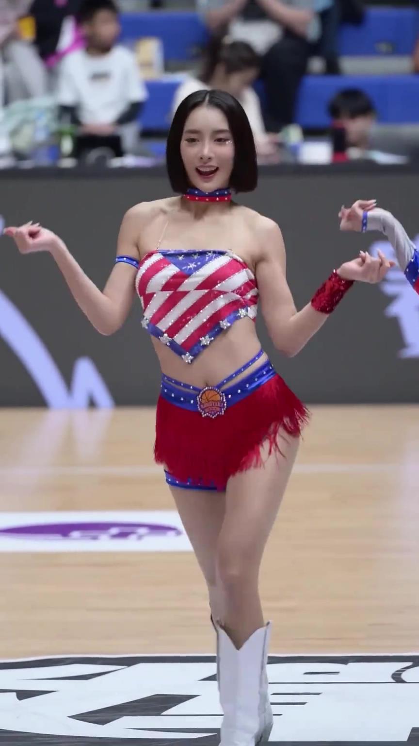 太離譜了 ！幾乎是完美女人！